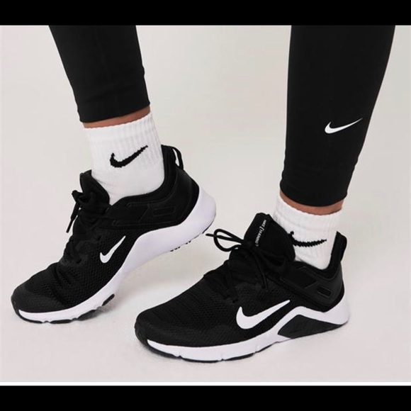 Nike Legend Essential Women's - Picture 1 of 10